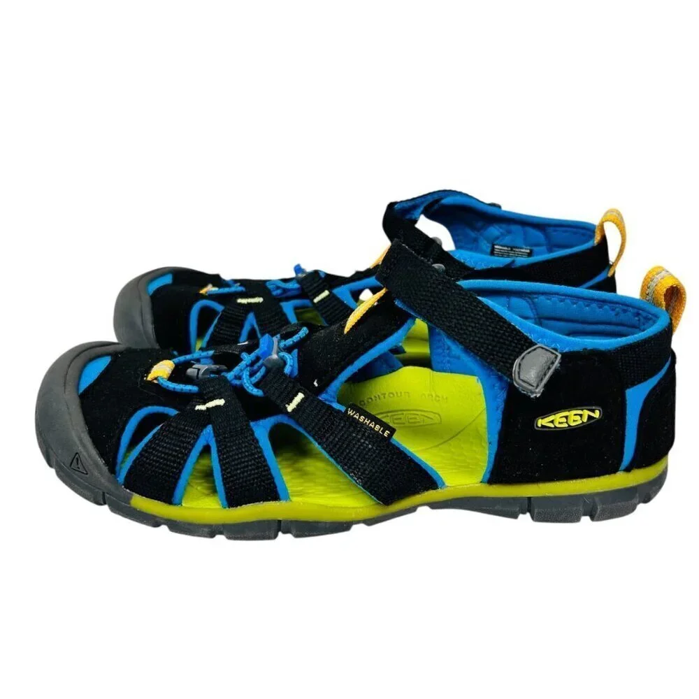 KEEN Big Kids Seacamp II CNX Size 5 Boy Outdoor Sandal Hiking Beach